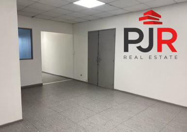 Local d'activités - 198 m²