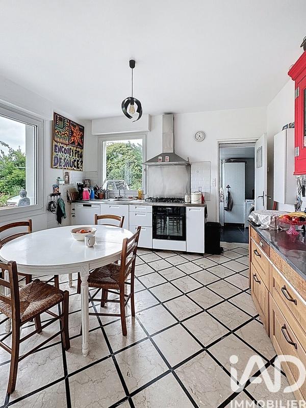 Maison - 170 m² - 8 pièces