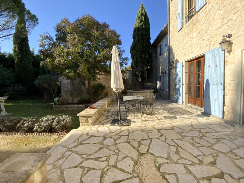 Maison - 234 m² - 8 pièces