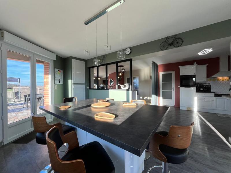 Maison - 167 m² - 6 pièces