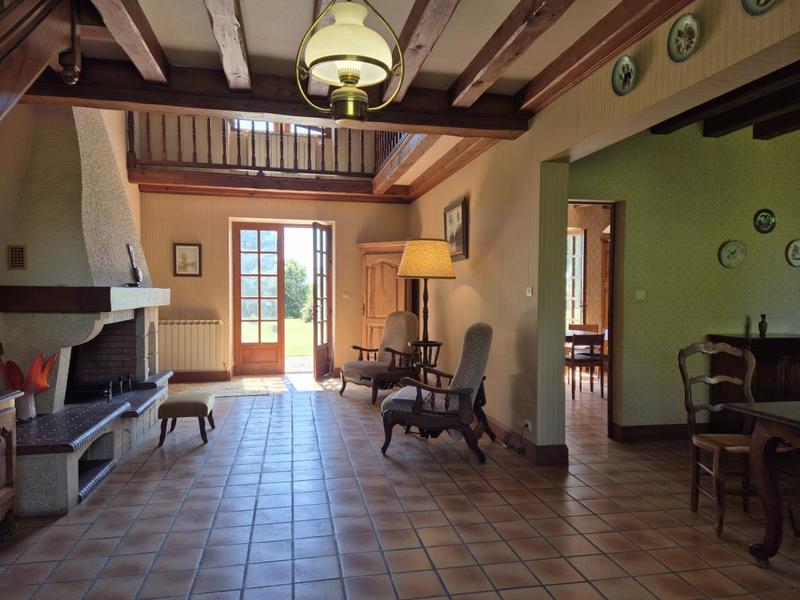 Maison en pierre - 197 m² - 8 pièces