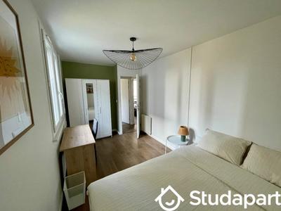 Chambre - 10 m² - 1 pièce