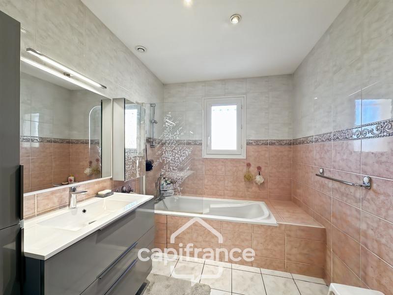 Maison - 103 m² - 4 pièces