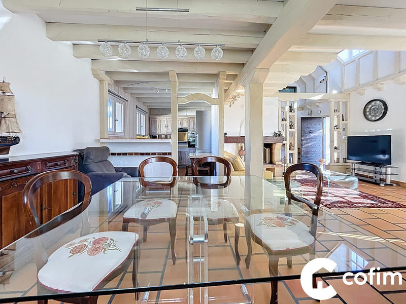 Maison traditionnelle - 150 m² - 8 pièces