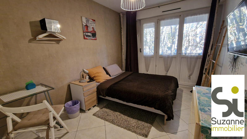 Appartement - 93 m² - 5 pièces