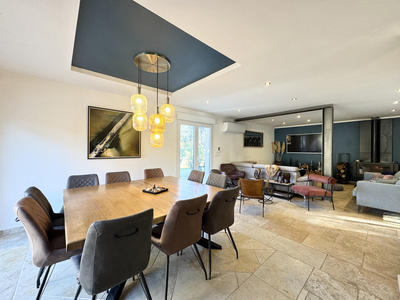 Villa - 243 m² - 7 pièces