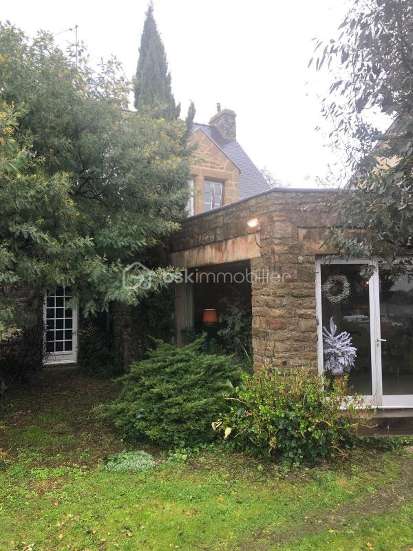 Demeure - 234 m² - 8 pièces