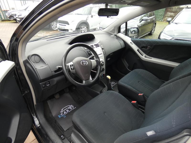 Toyota Yaris II 1.3 - 87 Vvt-i Sol