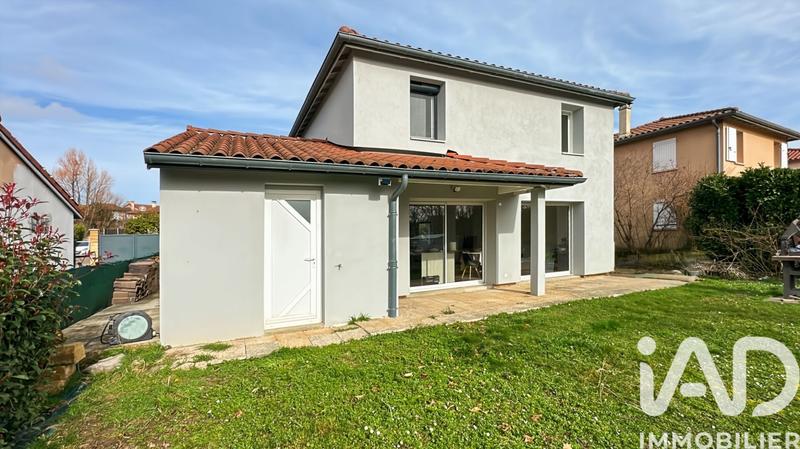 Maison - 95 m² - 4 pièces