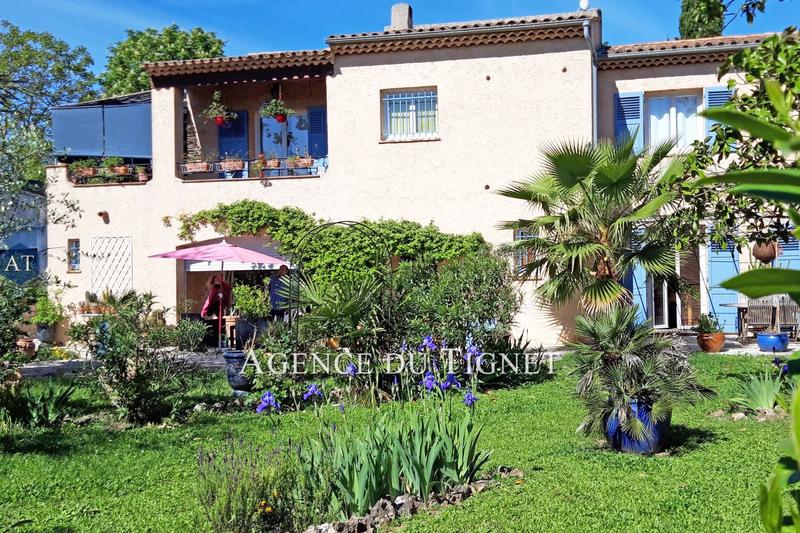 Maison - 205 m² - 7 pièces