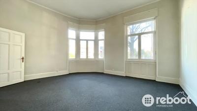 Bureau - 216 m² - 6 pièces