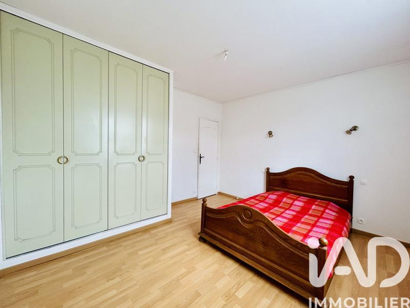 Maison - 202 m² - 8 pièces