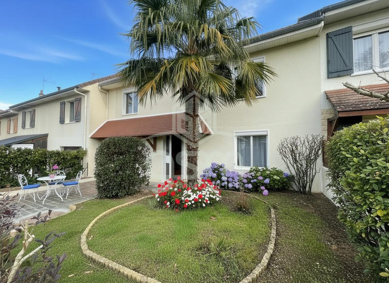 Maison traditionnelle - 111 m² - 5 pièces