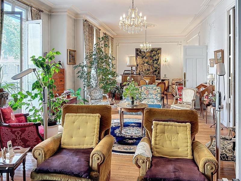 Appartement bourgeois - 173 m² - 7 pièces