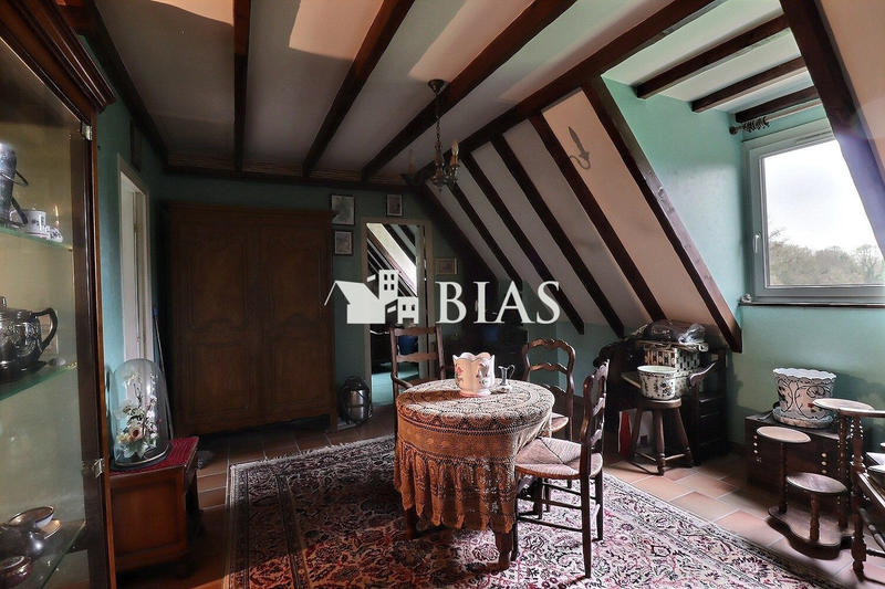 Maison traditionnelle - 180 m² - 7 pièces