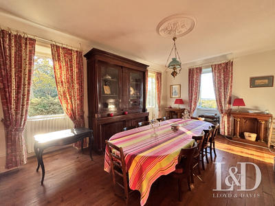 Maison ancienne - 420 m² - 12 pièces