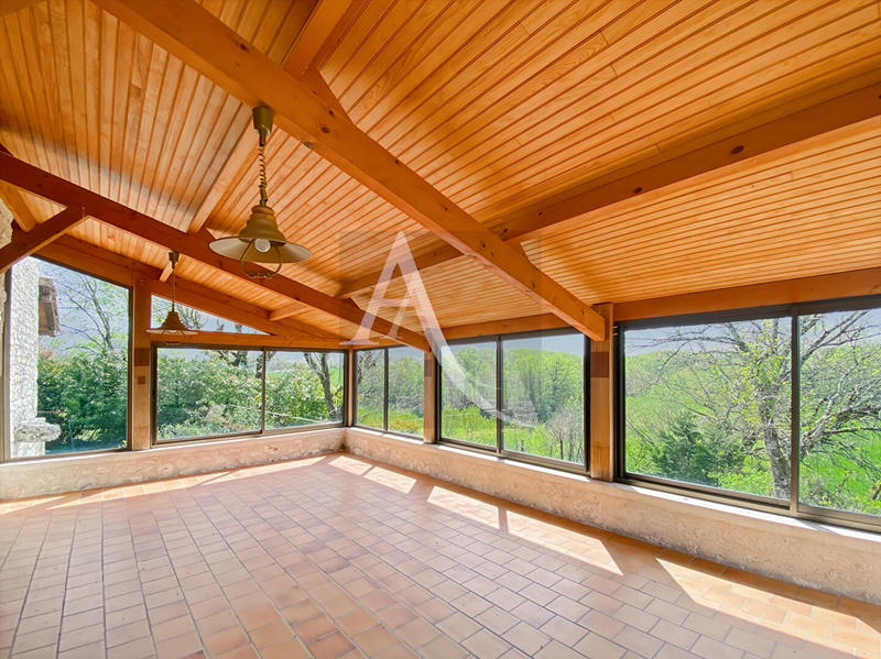 Maison - 200 m² - 8 pièces