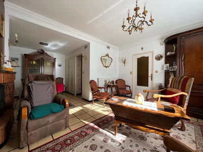 Maison - 146 m² - 9 pièces