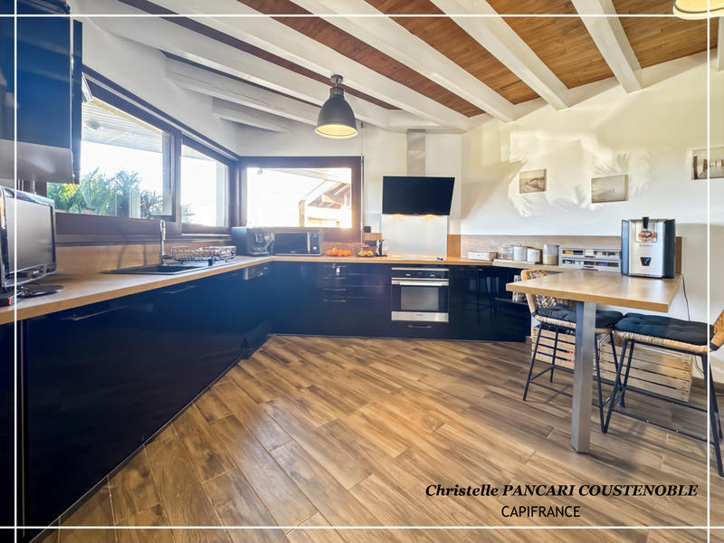 Villa - 204 m² - 6 pièces