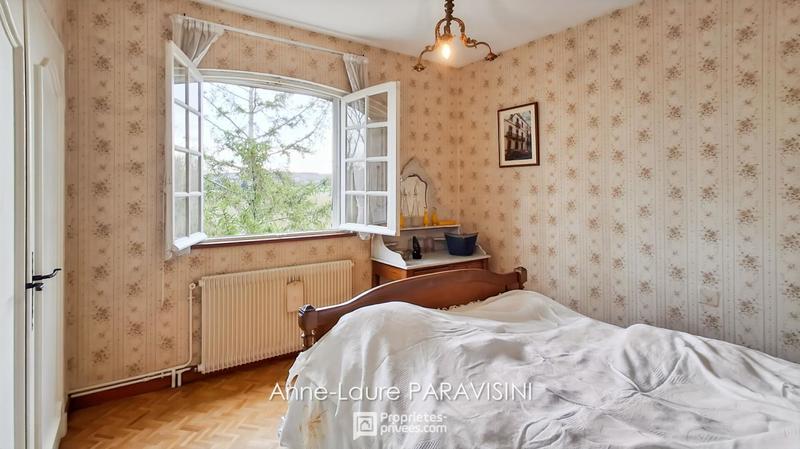 Maison - 267 m² - 10 pièces