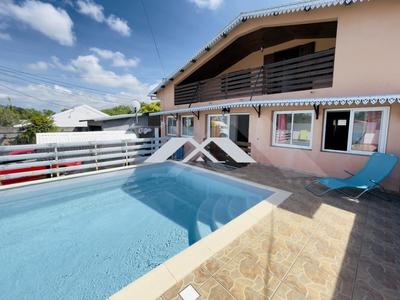 Maison - 140 m² - 5 pièces