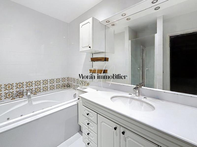 Pavillon - 160 m² - 7 pièces