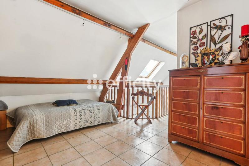 Maison - 140 m² - 5 pièces