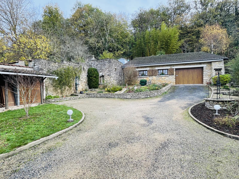 Maison - 207 m² - 6 pièces