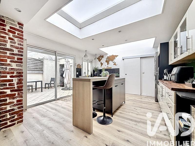 Maison - 94 m² - 5 pièces