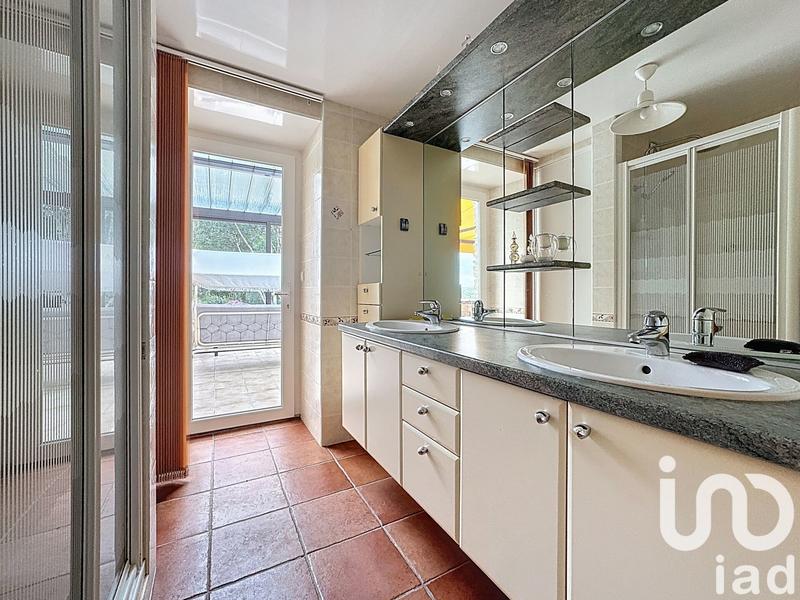 Maison - 167 m² - 8 pièces