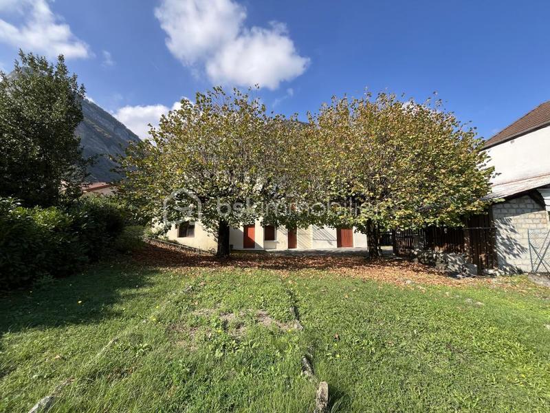 Maison - 102 m² - 5 pièces