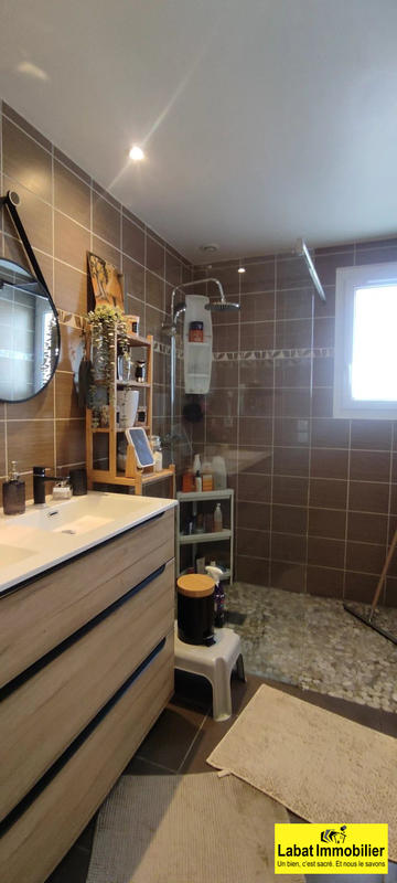 Maison - 194 m² - 9 pièces