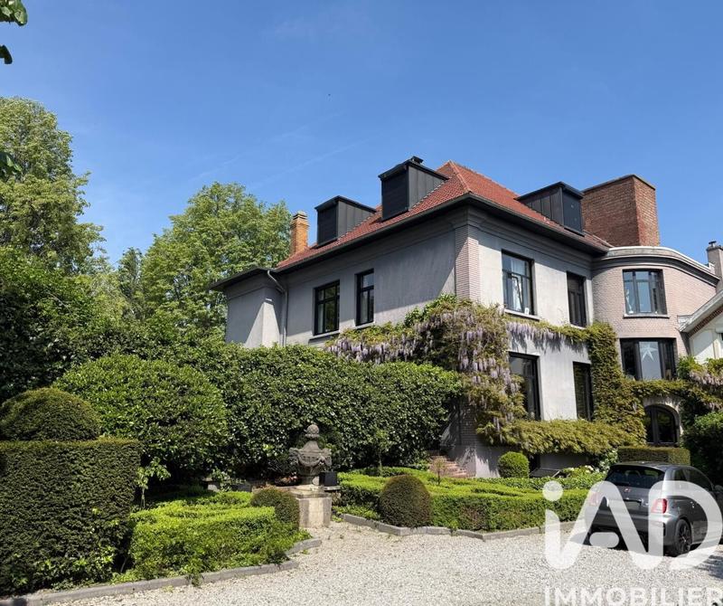 Maison - 415 m² - 13 pièces