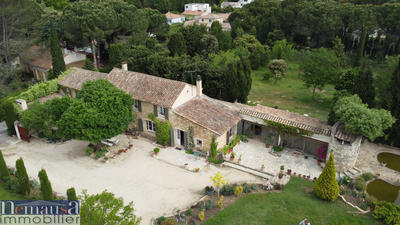 Mas - 196 m² - 9 pièces