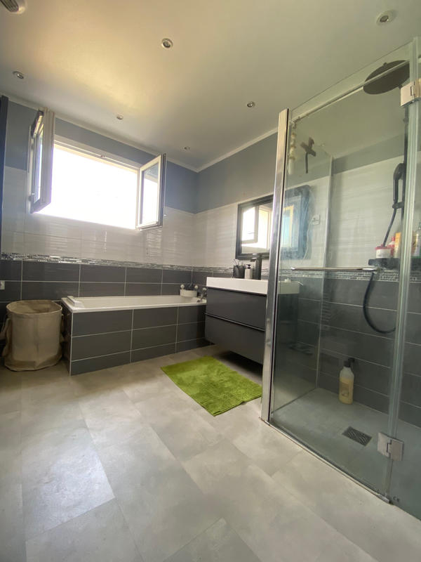 Maison - 195 m² - 6 pièces