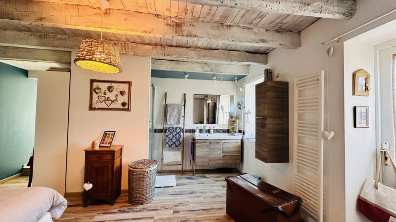 Maison - 240 m² - 14 pièces