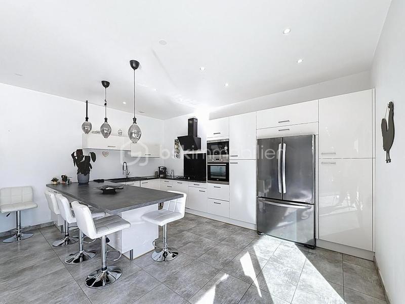 Maison - 137 m² - 4 pièces