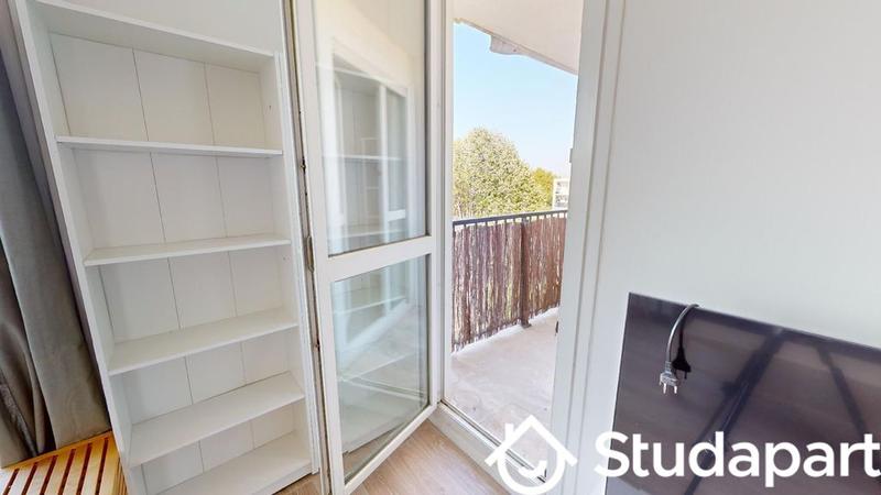 Chambre - 75 m² - 1 pièce