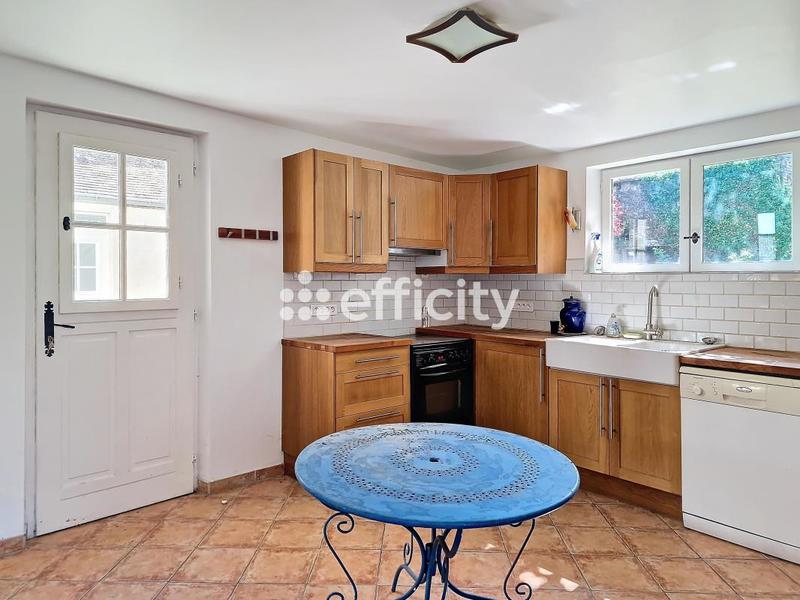 Maison - 220 m² - 8 pièces