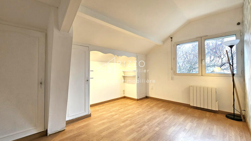 Maison - 180 m² - 6 pièces