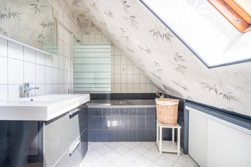 Maison - 145 m² - 7 pièces