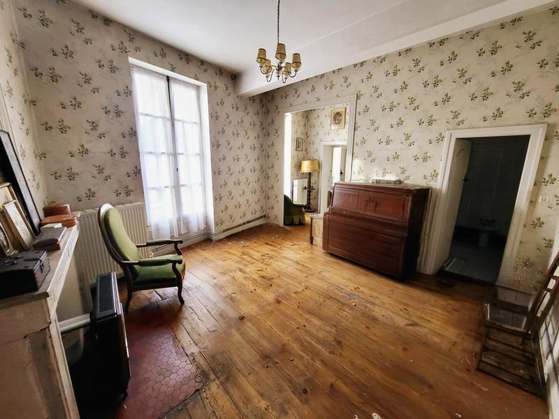 Maison - 450 m² - 12 pièces