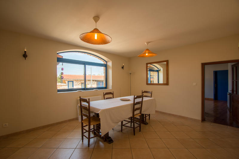 Maison - 208 m² - 8 pièces