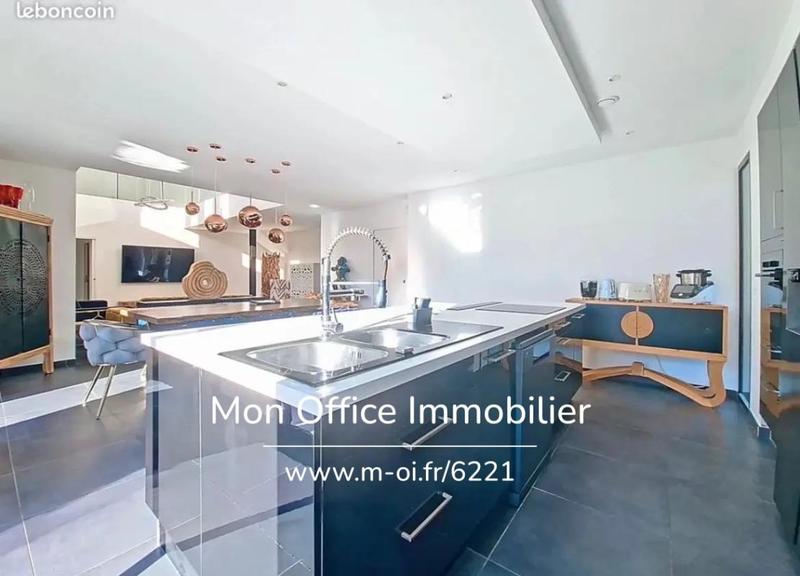 Villa - 276 m² - 7 pièces