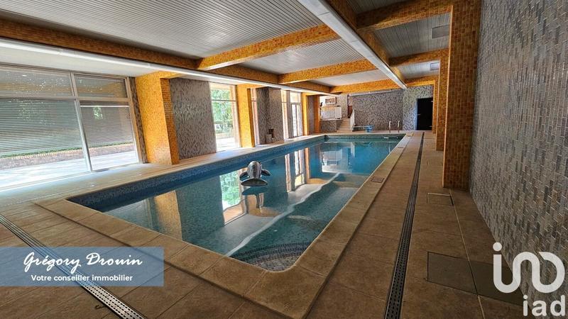 Maison - 668 m² - 10 pièces