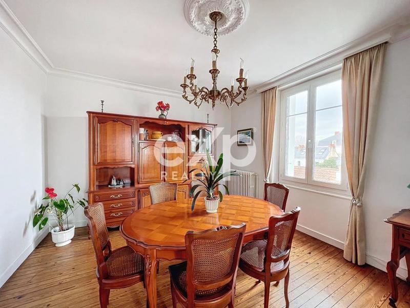 Appartement - 111 m² - 4 pièces