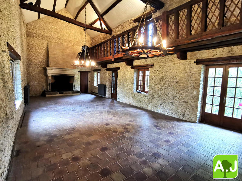 Maison ancienne - 332 m² - 9 pièces