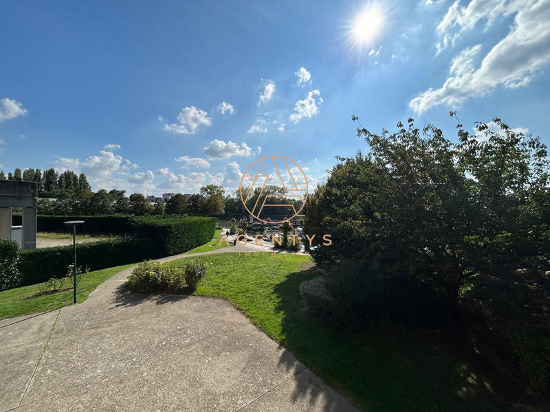 Appartement - 104 m² - 4 pièces