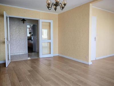 Appartement - 90 m² - 4 pièces