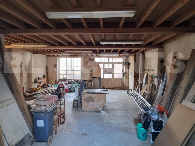 Local d'activités - 79 m² - 1 pièce